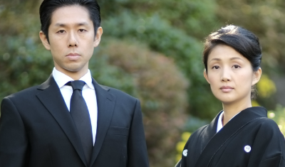 ファミリーロマンス,代行,代理出席,代行出席,代わり,葬儀,葬式,告別式,お通夜,香典,精進落とし,参列,参列者,家族,親族,職場,墓参り,マナー,見送り