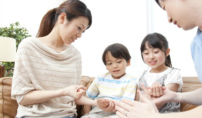 ファミリーロマンス,代行,代理出席,代行出席,代わり,妻,相方,パートナー,ママ,お母さん,離婚,別居,面接,面談,私立,勉強,愛情,離婚,小学校,子供,息子,娘