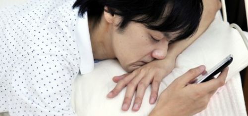 ファミリーロマンス,代行,代理出席,代行出席,レンタルおはコール,モーニングコール,同行,はげまし隊,目覚まし時計,朝起きれない,遅刻しない方法,おはコール,レンタル,二度寝,寝坊,電話で起こして